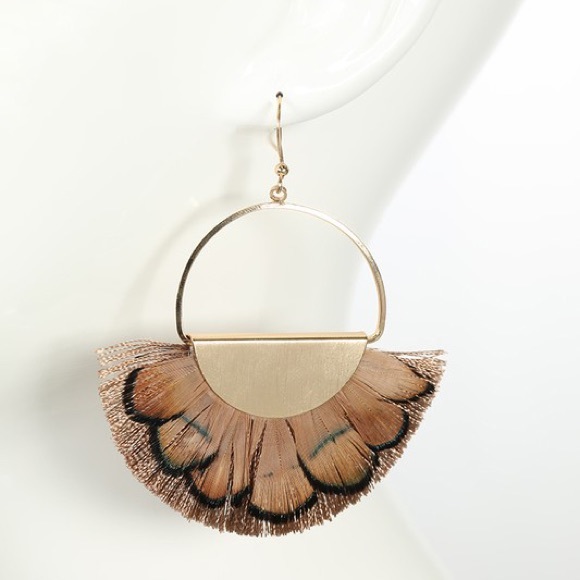 LAST PAIR‼️ Boho Feather & Brushed Metal Earrings - Picture 2 of 2